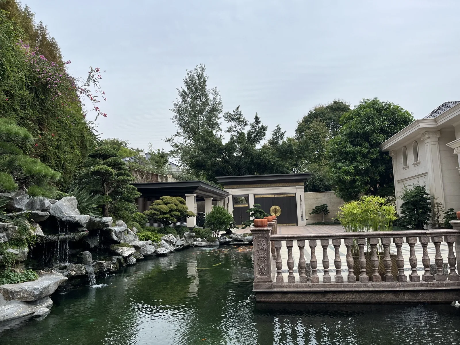 白云山庄庭院